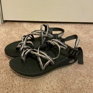 Women’s Chacos 8/9